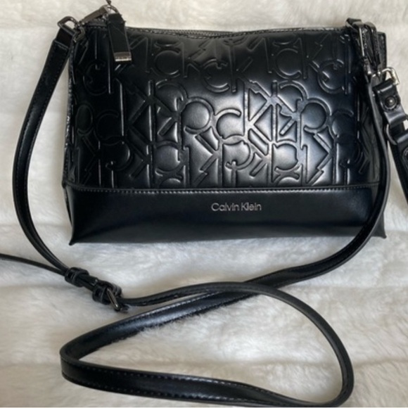 Calvin Klein Beautiful Black Adjustable  CK LOGO Embossed - Picture 1 of 7